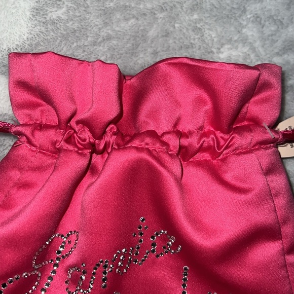 🎅🏼🤍❤️VS PINK Santa Baby Satchel Bag NWT 🎅🏼🤍❤️ - Picture 7 of 8